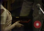 Standbild indische Premierministerin Indira Gandhi Los Angeles California USA, 1982, aus Sekunde 55 historischem Filmmaterial Videoclip 65675045042