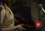 Standbild indische Premierministerin Indira Gandhi Los Angeles California USA, 1982, aus Sekunde 56 historischem Filmmaterial Videoclip 65675045042