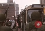Standbild Detroit Ausschreitungen Michigan United States USA, 1967, aus Sekunde 61 historischem Filmmaterial Videoclip 65675045062
