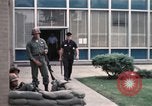 Standbild Detroit Ausschreitungen Michigan United States USA, 1967, aus Sekunde 32 historischem Filmmaterial Videoclip 65675045063