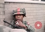 Standbild Detroit Ausschreitungen Michigan United States USA, 1967, aus Sekunde 40 historischem Filmmaterial Videoclip 65675045063