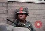 Standbild Detroit Ausschreitungen Michigan United States USA, 1967, aus Sekunde 48 historischem Filmmaterial Videoclip 65675045063