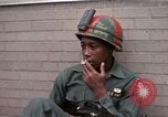 Standbild Detroit Ausschreitungen Michigan United States USA, 1967, aus Sekunde 50 historischem Filmmaterial Videoclip 65675045063