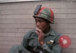 Standbild Detroit Ausschreitungen Michigan United States USA, 1967, aus Sekunde 52 historischem Filmmaterial Videoclip 65675045063