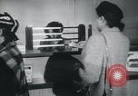 Immagine di Americani africani nel settore bancario e il settore assicurativo United States USA, 1950, secondo 17 filmato di repertorio 65675045068