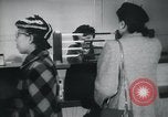 Immagine di Americani africani nel settore bancario e il settore assicurativo United States USA, 1950, secondo 18 filmato di repertorio 65675045068