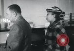 Immagine di Americani africani nel settore bancario e il settore assicurativo United States USA, 1950, secondo 21 filmato di repertorio 65675045068