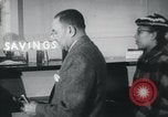 Immagine di Americani africani nel settore bancario e il settore assicurativo United States USA, 1950, secondo 22 filmato di repertorio 65675045068