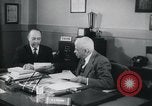 Immagine di Americani africani nel settore bancario e il settore assicurativo United States USA, 1950, secondo 52 filmato di repertorio 65675045068