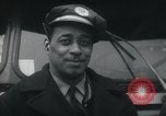 Immagine di Americani africani in trasporto United States USA, 1955, secondo 7 filmato di repertorio 65675045070