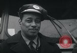 Immagine di Americani africani in trasporto United States USA, 1955, secondo 11 filmato di repertorio 65675045070