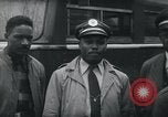 Immagine di Americani africani in trasporto United States USA, 1955, secondo 12 filmato di repertorio 65675045070