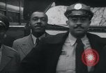 Immagine di Americani africani in trasporto United States USA, 1955, secondo 17 filmato di repertorio 65675045070