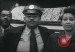 Immagine di Americani africani in trasporto United States USA, 1955, secondo 18 filmato di repertorio 65675045070