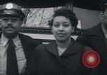 Immagine di Americani africani in trasporto United States USA, 1955, secondo 19 filmato di repertorio 65675045070
