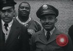 Immagine di Americani africani in trasporto United States USA, 1955, secondo 24 filmato di repertorio 65675045070