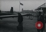 Immagine di Americani africani in trasporto United States USA, 1955, secondo 51 filmato di repertorio 65675045070