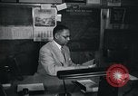 Immagine di African American imprenditore Andrew significa Gary Indiana USA, 1955, secondo 10 filmato di repertorio 65675045071