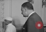 Standbild Lal Bahadur Shastri Ägypten, 1964, aus Sekunde 45 historischem Filmmaterial Videoclip 65675045074