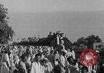 Image les émeutes religieuses Pakistan, 1963, de la seconde 29 séquences d'archives historiques vidéo 65675045079