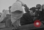 Image les émeutes religieuses Pakistan, 1963, de la seconde 37 séquences d'archives historiques vidéo 65675045079