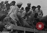 Image les émeutes religieuses Pakistan, 1963, de la seconde 42 séquences d'archives historiques vidéo 65675045079