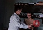 Standbild Gesundheit Prüfung United States USA, 1941, aus Sekunde 6 historischem Filmmaterial Videoclip 65675045082