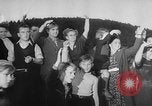 Image des prisonniers de guerre allemands Allemagne, 1953, de la seconde 15 séquences d'archives historiques vidéo 65675045085