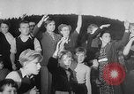 Image des prisonniers de guerre allemands Allemagne, 1953, de la seconde 16 séquences d'archives historiques vidéo 65675045085