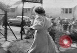 Image des prisonniers de guerre allemands Allemagne, 1953, de la seconde 29 séquences d'archives historiques vidéo 65675045085