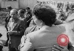 Image des prisonniers de guerre allemands Allemagne, 1953, de la seconde 34 séquences d'archives historiques vidéo 65675045085