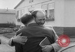 Image des prisonniers de guerre allemands Allemagne, 1953, de la seconde 37 séquences d'archives historiques vidéo 65675045085