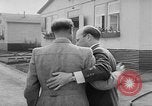 Image des prisonniers de guerre allemands Allemagne, 1953, de la seconde 42 séquences d'archives historiques vidéo 65675045085