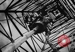 Standbild Ölfeld Frankreich, 1950, aus Sekunde 26 historischem Filmmaterial Videoclip 65675045096