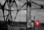 Standbild Ölfeld Frankreich, 1950, aus Sekunde 33 historischem Filmmaterial Videoclip 65675045096
