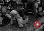 Immagine di Macchine di scanalatura New York City USA, 1934, secondo 38 filmato di repertorio 65675045106