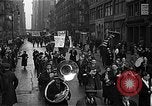 Standbild Works Progress Administration Erweiterung Parade New York City USA, 1937, aus Sekunde 10 historischem Filmmaterial Videoclip 65675045120