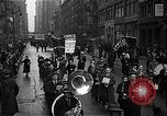 Standbild Works Progress Administration Erweiterung Parade New York City USA, 1937, aus Sekunde 11 historischem Filmmaterial Videoclip 65675045120