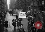 Standbild Works Progress Administration Erweiterung Parade New York City USA, 1937, aus Sekunde 23 historischem Filmmaterial Videoclip 65675045120