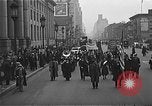 Standbild Works Progress Administration Erweiterung Parade New York City USA, 1937, aus Sekunde 28 historischem Filmmaterial Videoclip 65675045120