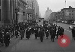 Standbild Works Progress Administration Erweiterung Parade New York City USA, 1937, aus Sekunde 42 historischem Filmmaterial Videoclip 65675045120