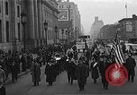 Standbild Works Progress Administration Erweiterung Parade New York City USA, 1937, aus Sekunde 56 historischem Filmmaterial Videoclip 65675045120