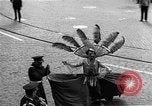 Standbild Mummers Parade Philadelphia Pennsylvania USA, 1937, aus Sekunde 4 historischem Filmmaterial Videoclip 65675045121