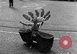 Standbild Mummers Parade Philadelphia Pennsylvania USA, 1937, aus Sekunde 6 historischem Filmmaterial Videoclip 65675045121
