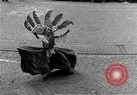 Standbild Mummers Parade Philadelphia Pennsylvania USA, 1937, aus Sekunde 7 historischem Filmmaterial Videoclip 65675045121