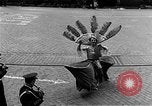 Standbild Mummers Parade Philadelphia Pennsylvania USA, 1937, aus Sekunde 9 historischem Filmmaterial Videoclip 65675045121