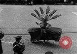 Standbild Mummers Parade Philadelphia Pennsylvania USA, 1937, aus Sekunde 10 historischem Filmmaterial Videoclip 65675045121