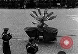 Standbild Mummers Parade Philadelphia Pennsylvania USA, 1937, aus Sekunde 11 historischem Filmmaterial Videoclip 65675045121