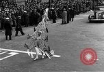 Standbild Mummers Parade Philadelphia Pennsylvania USA, 1937, aus Sekunde 16 historischem Filmmaterial Videoclip 65675045121