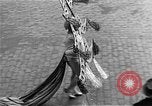 Standbild Mummers Parade Philadelphia Pennsylvania USA, 1937, aus Sekunde 22 historischem Filmmaterial Videoclip 65675045121